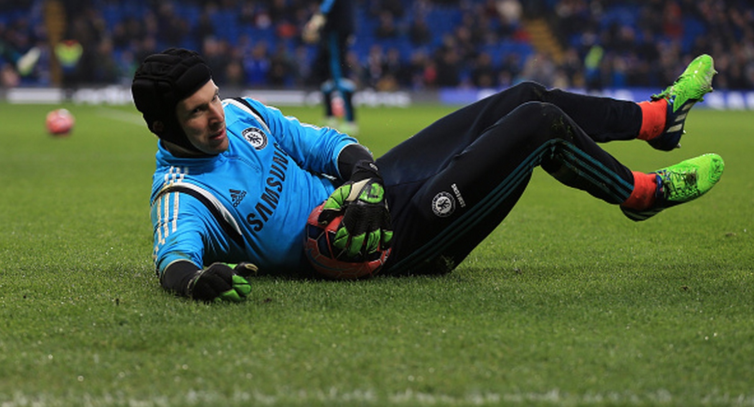 Cech interests Liverpool // Rodgers faces Lucas Conundrum