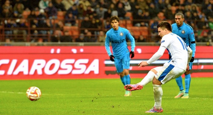 Liverpool amongst teams told to wait for Konoplyanka