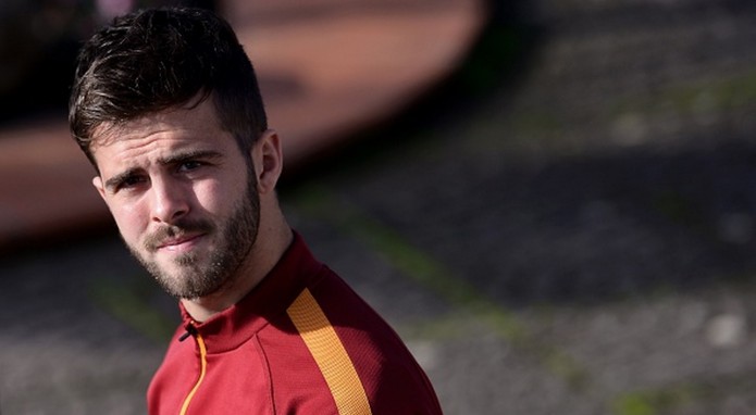 Liverpool eye Pjanic