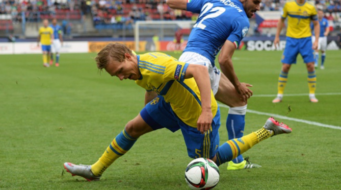 Augustinsson rubbishes transfer talk