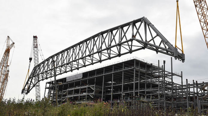 650-tonne truss fitted on roof of Main Stand