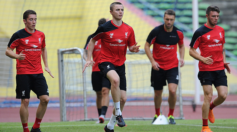 Reds train in Malaysia – Gallery