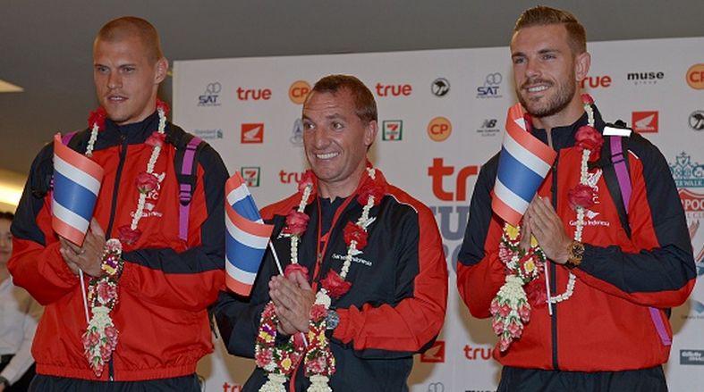 Reds arrive in Bangkok