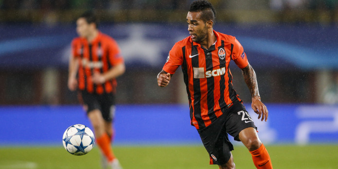 Liverpool move for Chelsea target