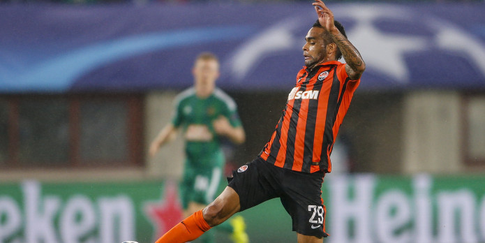 Alex Teixeira says he wants to join Liverpool