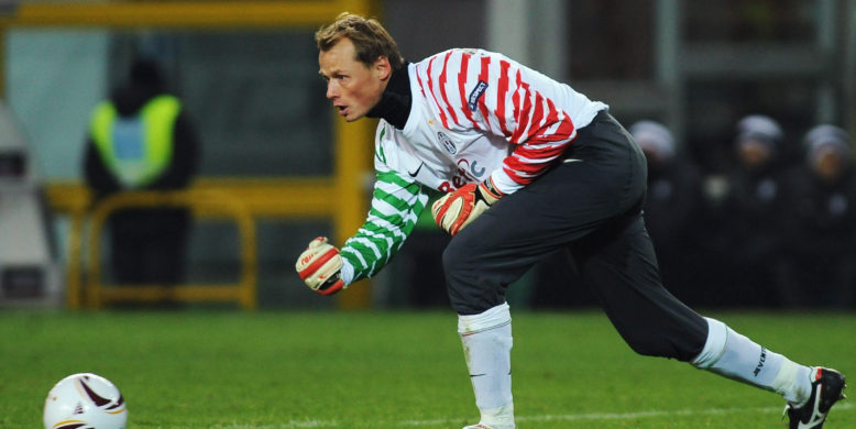 Liverpool sign Alex Manninger on one-year deal