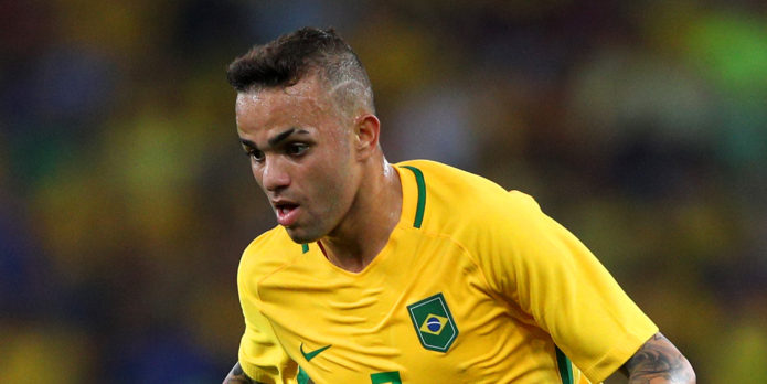 Liverpool make bid for Brazilian forward