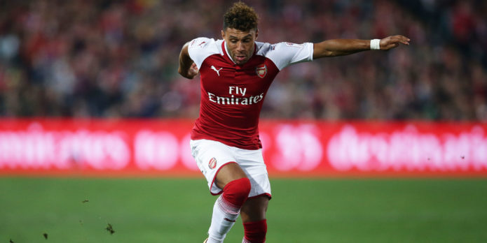 Liverpool target Oxlade-Chamberlain staying put