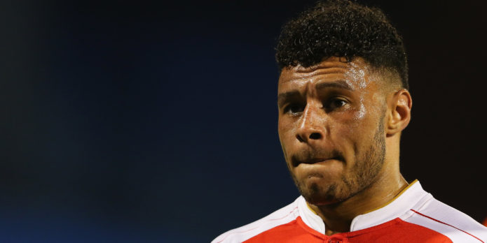 Liverpool target Oxlade-Chamberlain turns down new deal