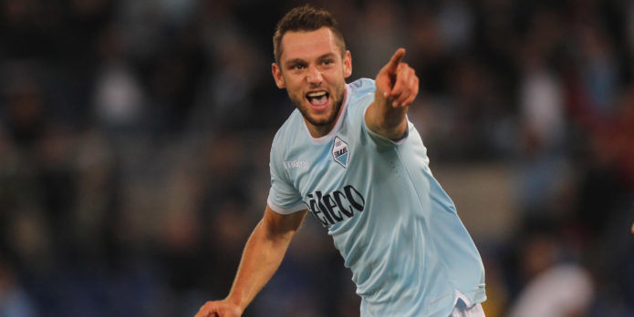 Liverpool considering January move for Stefan De Vrij