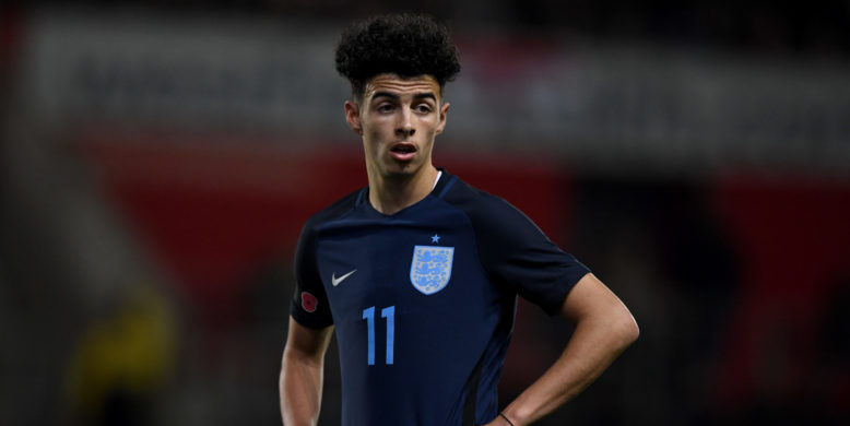Youngster Curtis Jones signs professional contract