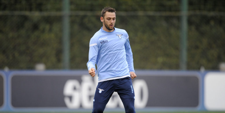 De Vrij yet to sign Lazio deal amid Liverpool links