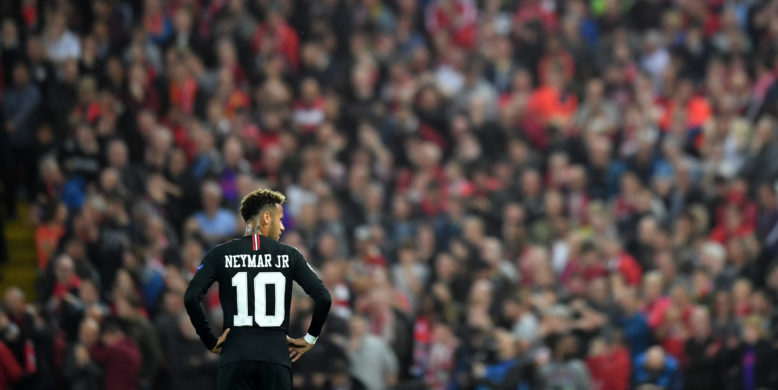 Neymar congratulates Firmino after Reds victory