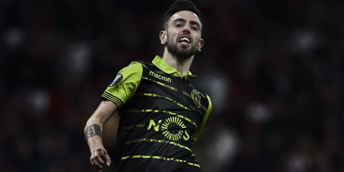 Liverpool face fight for Fernandes