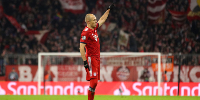 Injured Robben leaves Bayern training session early