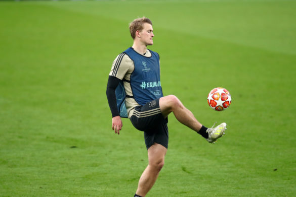 Barcelona concerned that Liverpool are trying to tempt De Ligt into move