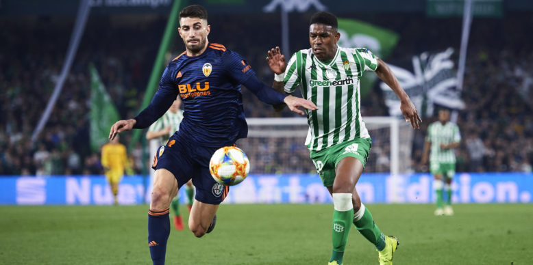 United rivalling Liverpool in move to sign Firpo