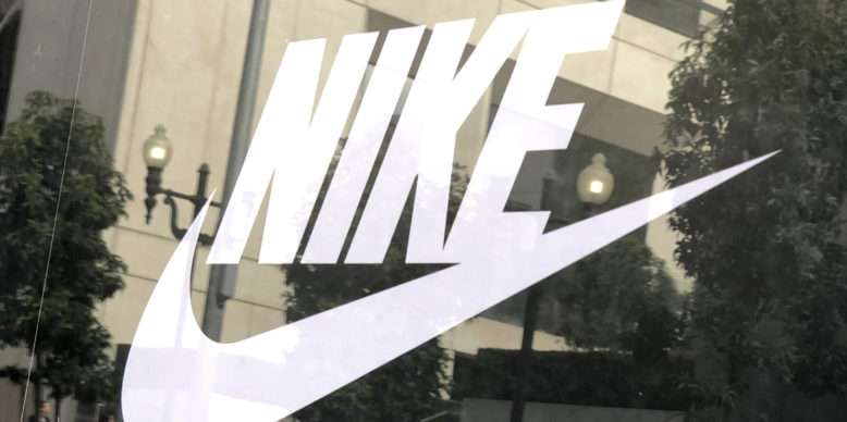 Liverpool close in on kit deal with Nike