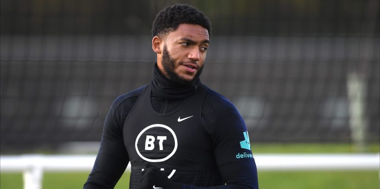 Gomez suffers swollen knee on international duty