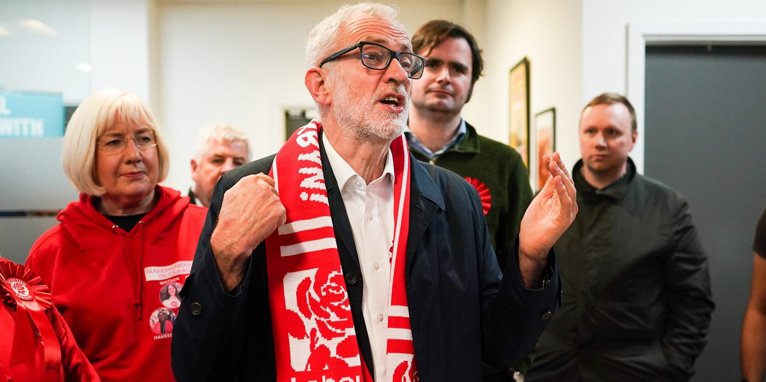 Liverpool fans sing “Oh Jeremy Corbyn”