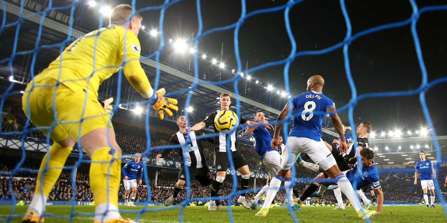Liverpool fans mock Pickford after latest mistake for Everton