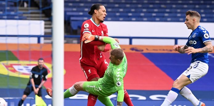 Liverpool fans react to ex-Arsenal star’s comments on Pickford tackle