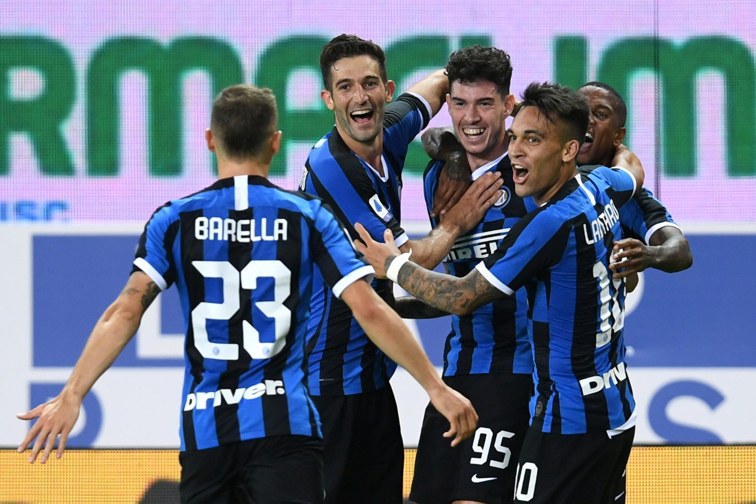 inter-milan-celebrate-vs-parma