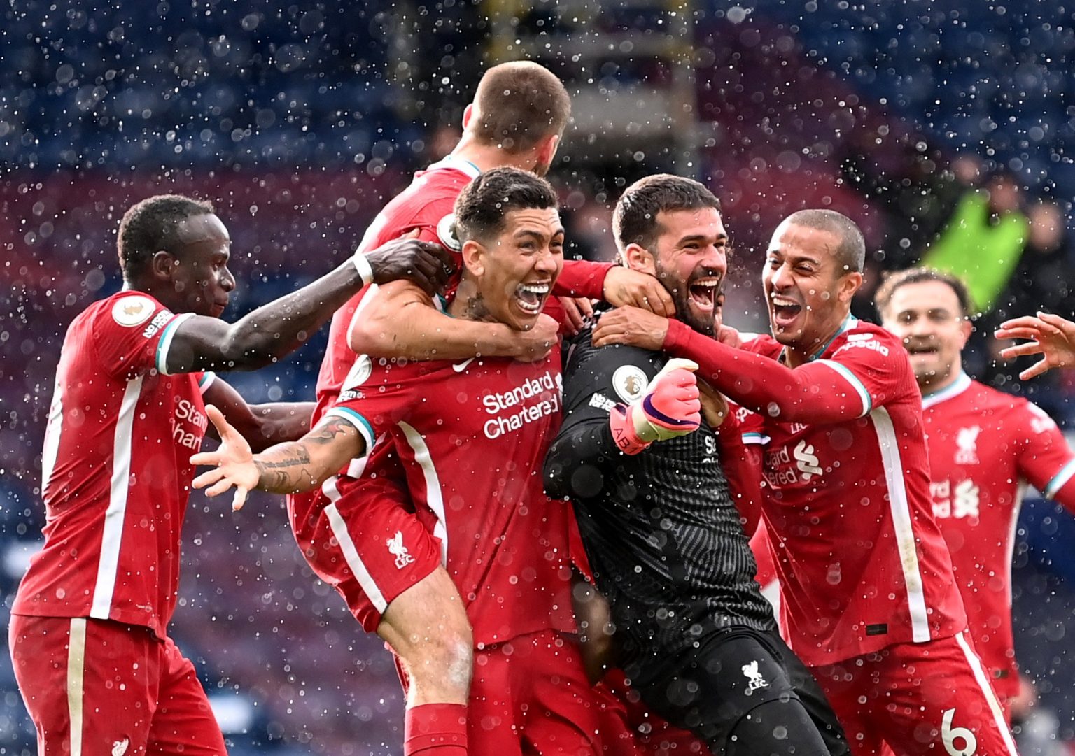 liverpool-celebrate-alisson-winner-vs-west-brom