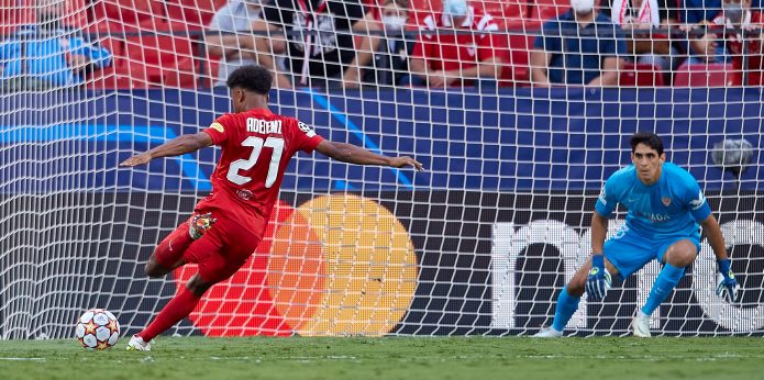 Virals: Supporters on social media spot possible January transfer hint