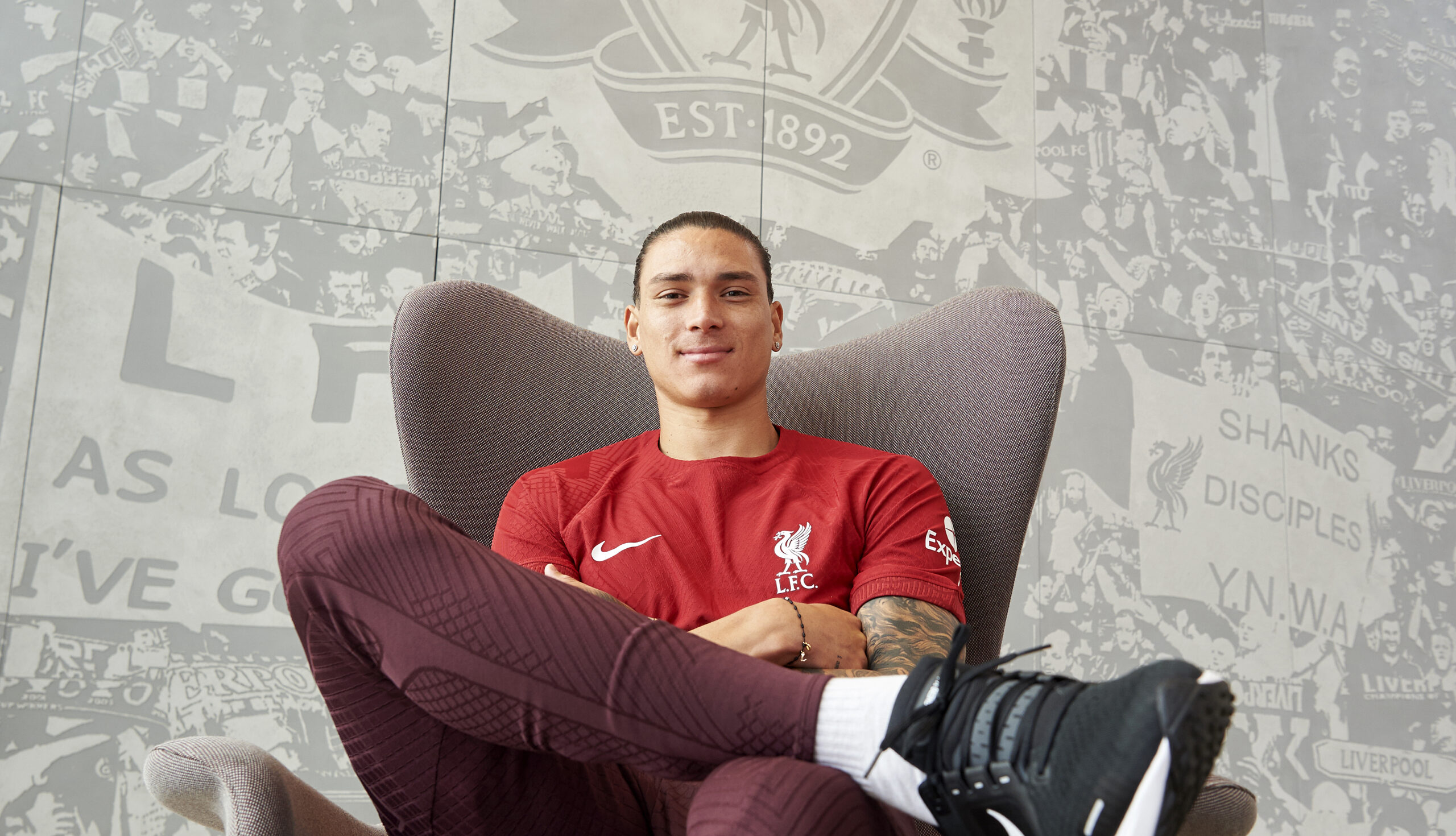Darwin Nunez signs for Liverpool
