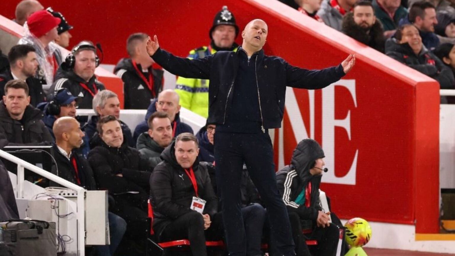 Arne Slot laughs off Wayne Rooney ‘aura’ jibe with perfect five-word response
