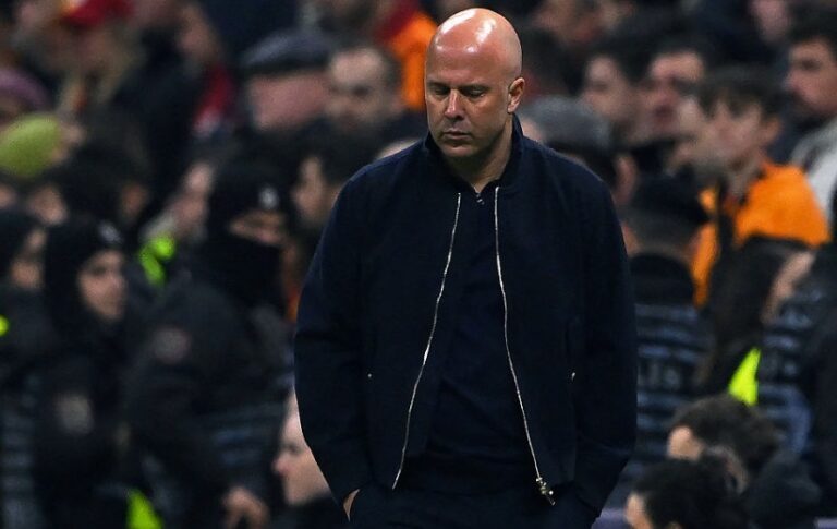 “I’m done”: Pennant and Aldridge fume at Arne Slot as Liverpool lose in Turkey