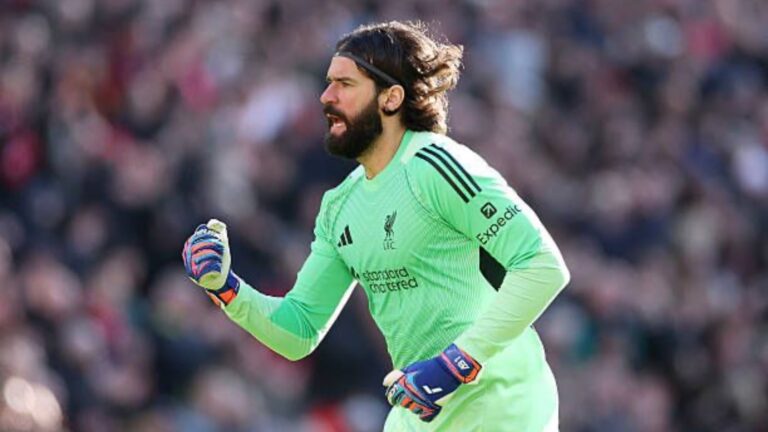 ‘No active negotiations’ – Fabrizio Romano suggests key Liverpool player could leave
