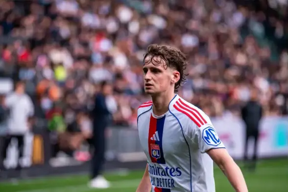 Tyler Morton snubs Szoboszlai for Liverpool legend in midfield debate