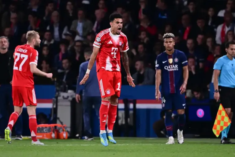 “Ridiculous” – Liverpool fans fume after watching Luis Diaz star in PSG v Bayern Munich