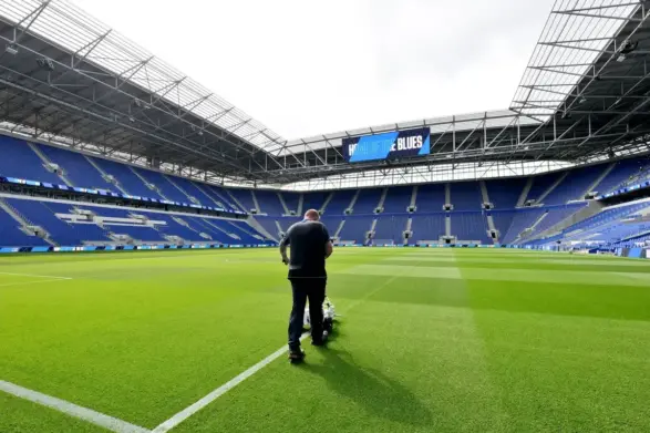 The Premier League record Liverpool can break with victory over Everton today