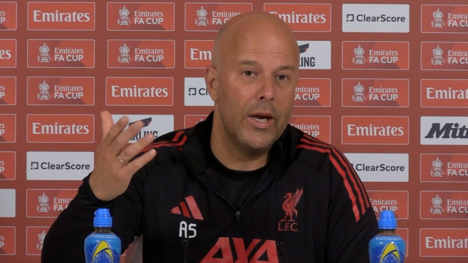 “Doesn’t matter” – Arne Slot delivers Mo Salah injury verdict as ‘unbelievable’ claim made
