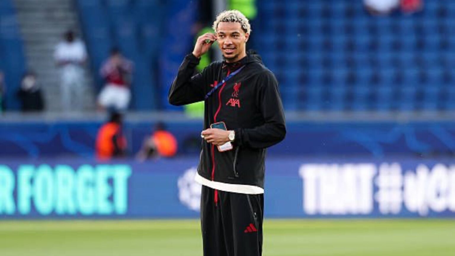 PSG vs Liverpool lineups: Salah dropped as Slot makes two changes