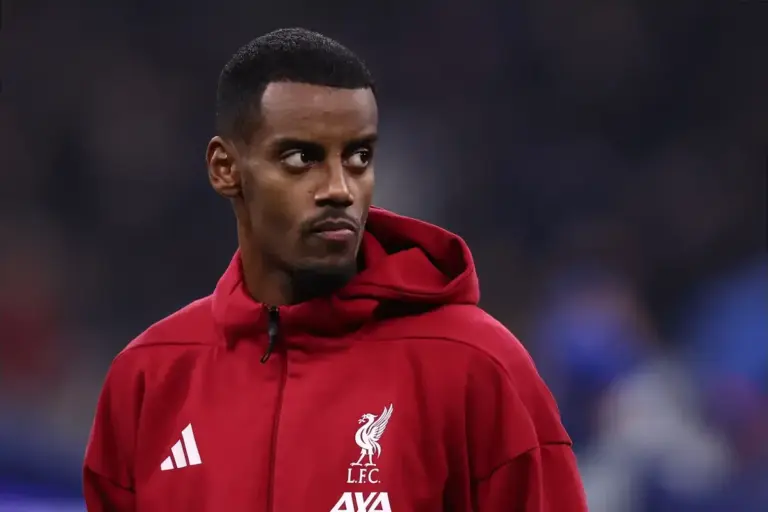 Arne Slot makes Alexander Isak decision as Liverpool confirm 21-man squad for PSG