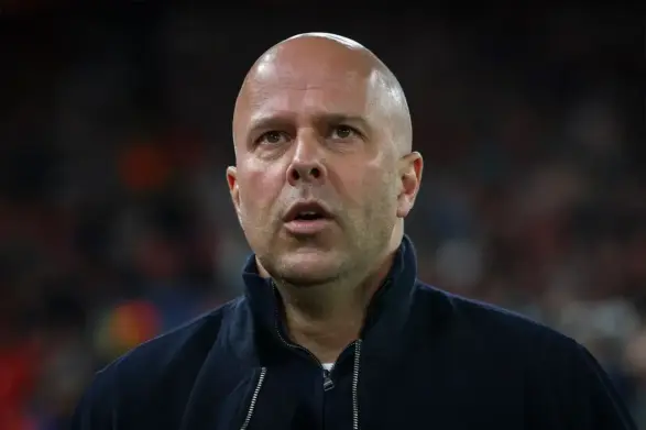‘Lost the faith’ – Steve Nicol calls for Arne Slot sacking after Man Utd defeat