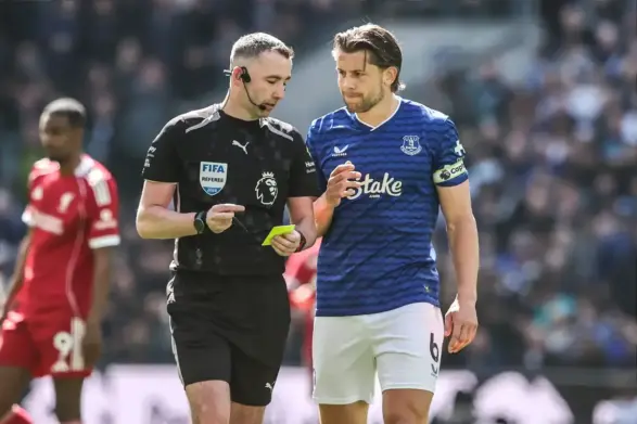 Was it a penalty? Dermot Gallagher gives his verdict on Everton vs Liverpool incident