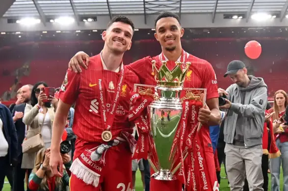 Andy Robertson lauded by former teammate: “He embodied everything the club is about”
