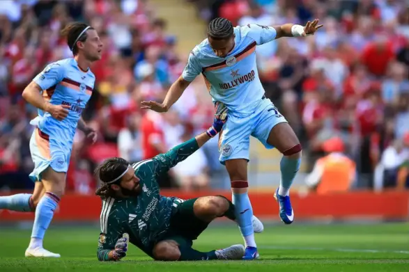 Alisson Becker transfer: Huge update emerges on Liverpool goalkeeper’s future
