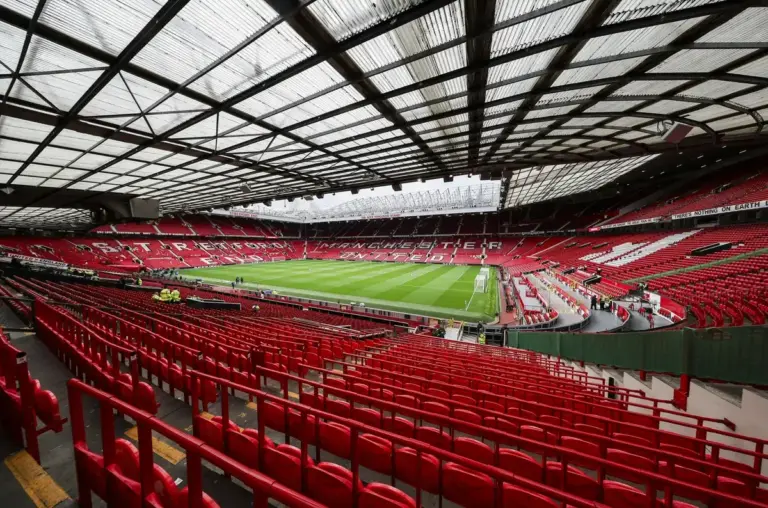 Liverpool XI vs Man United: Isak Injury Blow as Gakpo Leads Attack at Old Trafford
