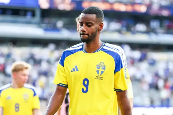 Why Alexander Isak’s Sweden Exit Gives Liverpool A Sharper Striker Window