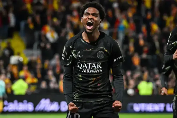 Liverpool transfer news as Manchester United enter race for €50m attacker