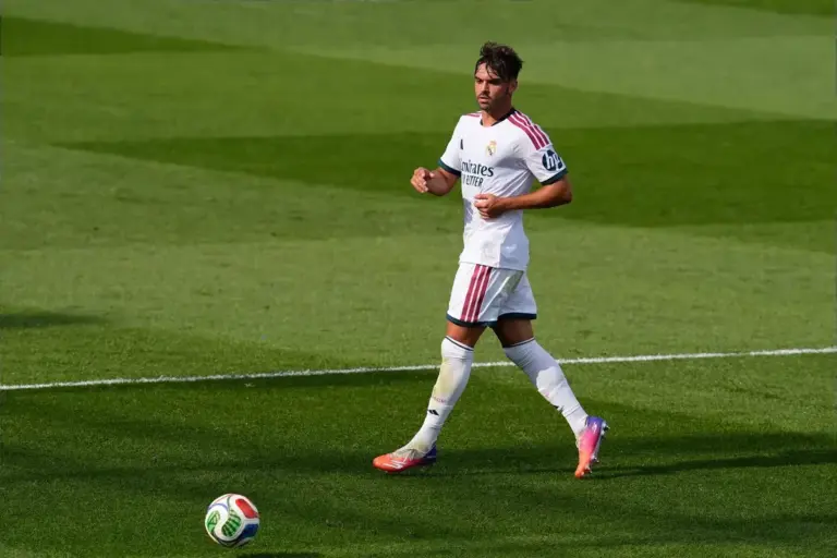 Liverpool offered opportunity to sign Real Madrid centre-back