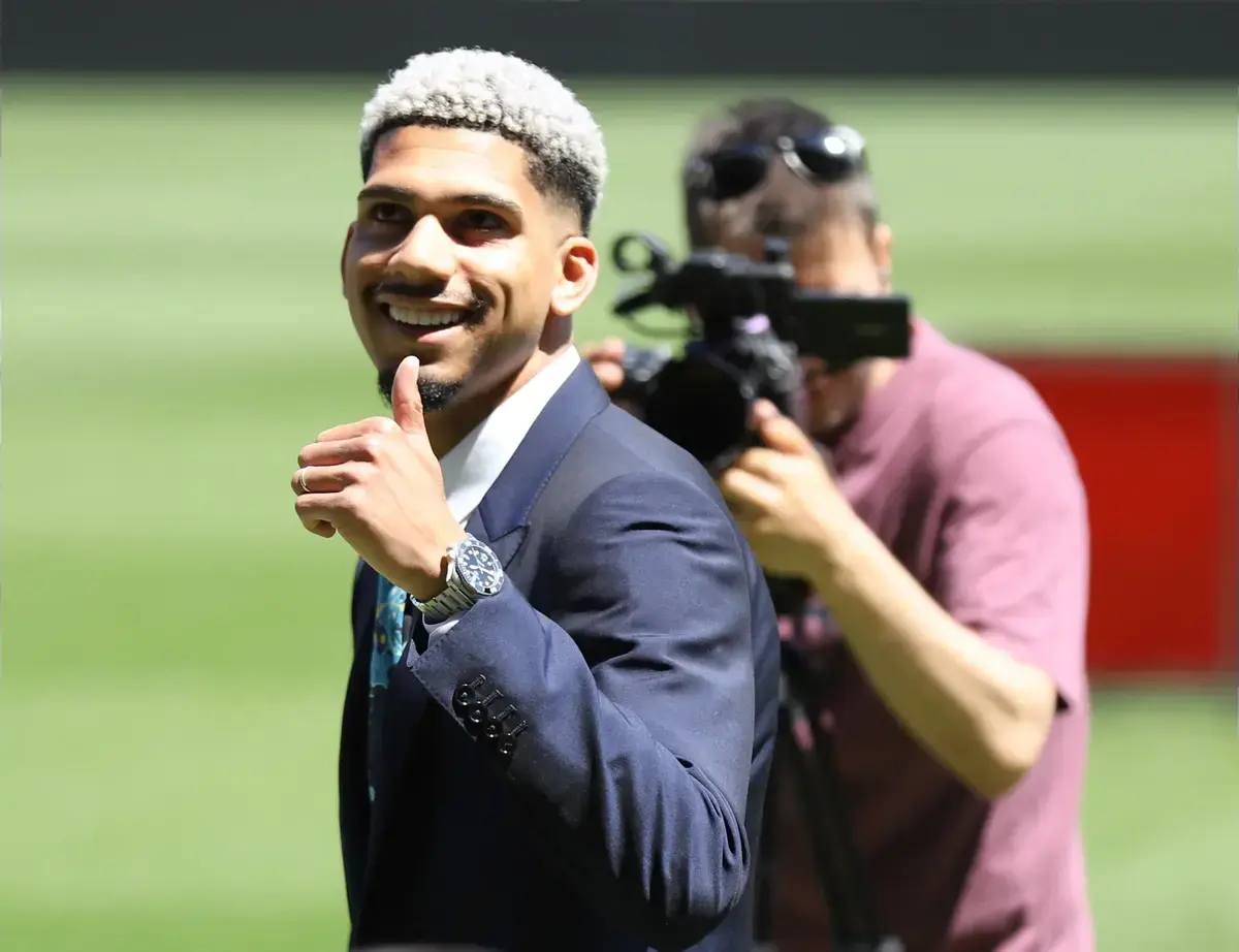 What Andoni Iraola privately told Ronald Araujo to convince him to move to Liverpool