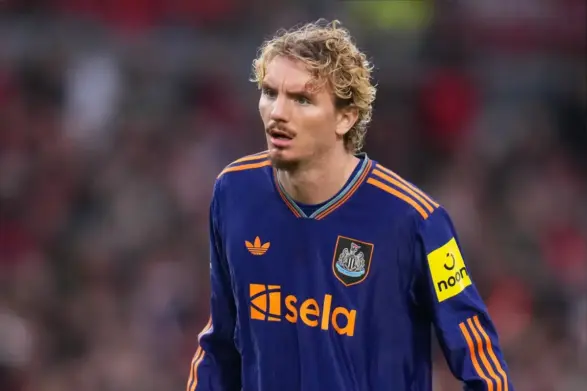 ‘Alert’ – Liverpool linked with shock loan move for Newcastle United attacker