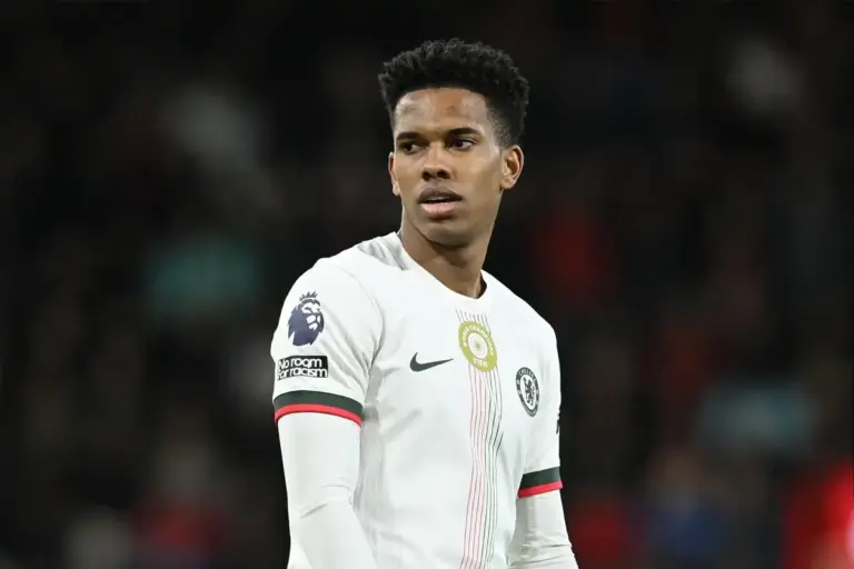 Liverpool tell £100m Chelsea player to ditch contract extension for Anfield move